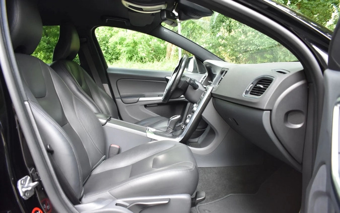 Volvo V60 cena 55900 przebieg: 149200, rok produkcji 2015 z Szprotawa małe 781
